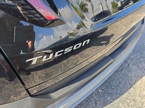 Used 2025 Hyundai Tucson Limited image 6