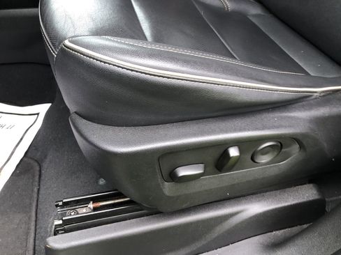 Used 2023 Chevrolet Suburban Premier image 15