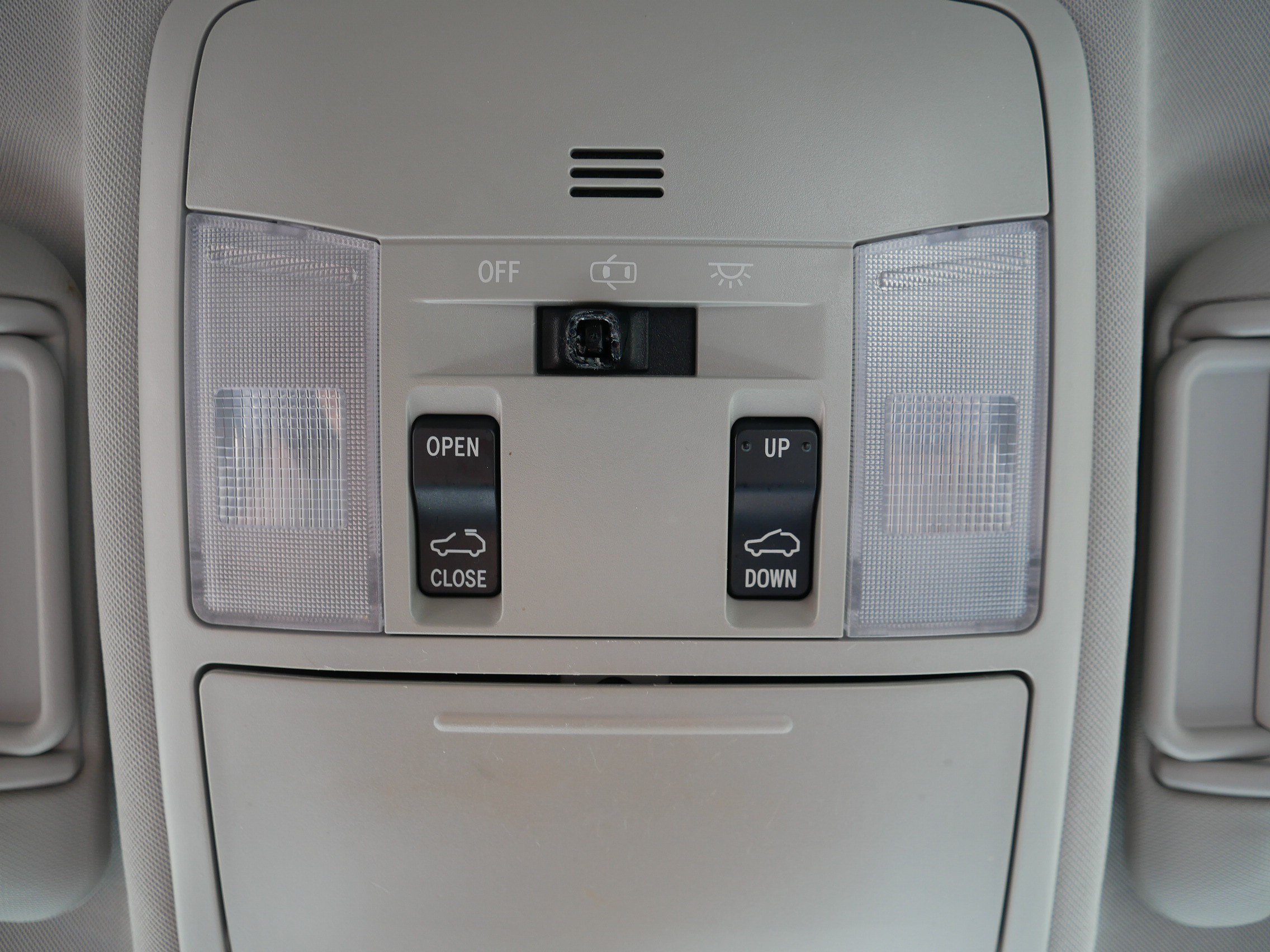 Used 2018 Toyota RAV4 XLE FWD image 32