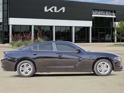 Used 2019 Dodge Charger SXT image 7
