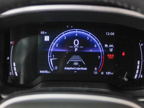 Used 2024 Toyota Corolla Cross XLE image 21