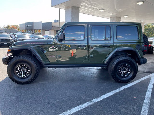 Used 2024 Jeep Wrangler Unlimited Rubicon AWD/4WD image 8