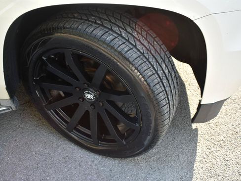 Used 2015 Chevrolet Tahoe LTZ RWD image 37