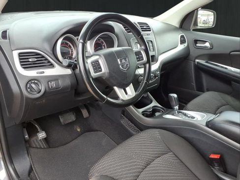 Used 2020 Dodge Journey SE w/ SE Popular Equipment Group FWD image 10