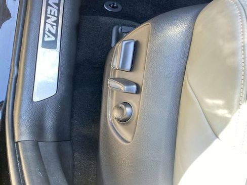 Used 2024 Toyota Venza XLE AWD/4WD image 14