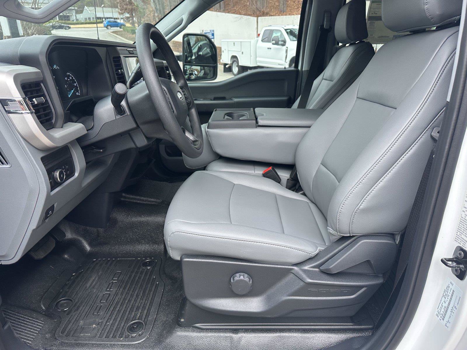 New 2026 Ford F350 XL w/ XL Chrome Package AWD/4WD image 8