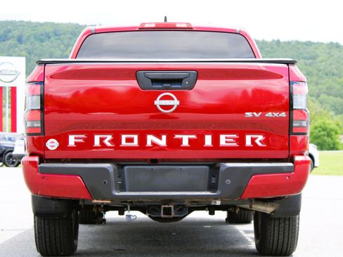 Used 2022 Nissan Frontier SV w/ Technology Package AWD/4WD image 11