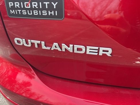 New 2026 Mitsubishi Outlander ES image 6