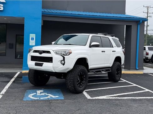 Used 2019 Toyota 4Runner SR5 RWD image 1