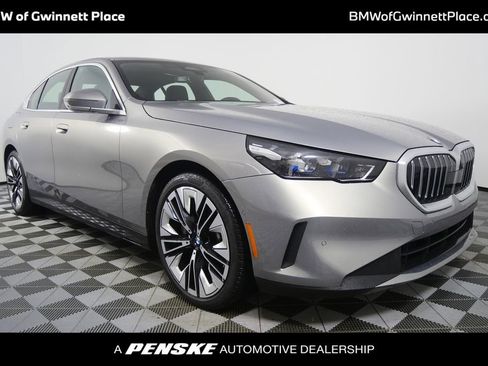 Certified 2025 BMW 530i image 1