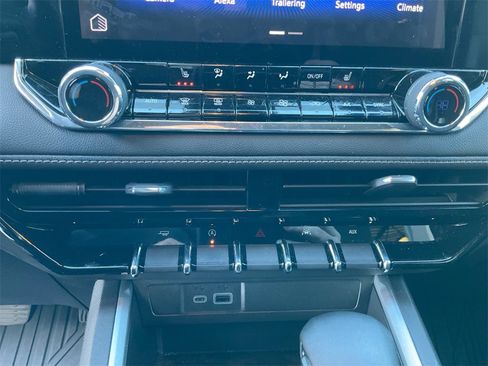 Used 2024 Chevrolet Colorado LT w/ LT Convenience Package II image 25