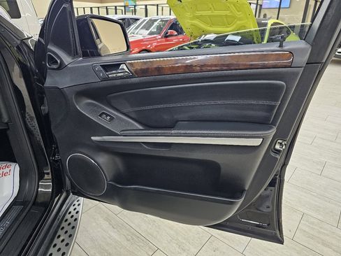 Used 2011 Mercedes-Benz GL 450 4MATIC image 41