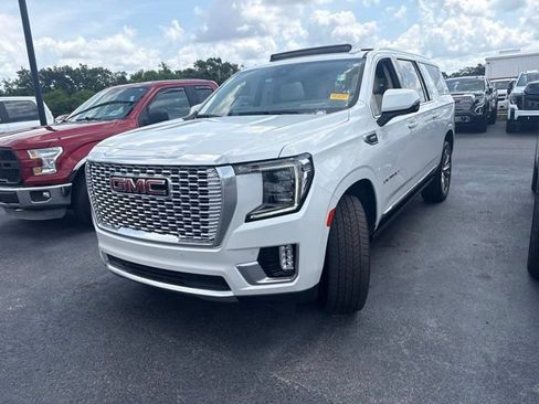 Used 2023 GMC Yukon XL Denali AWD/4WD image 1