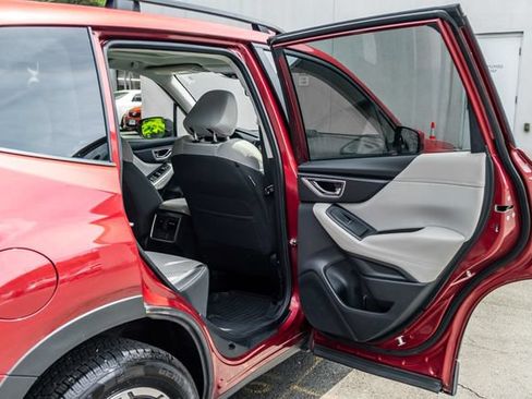 Used 2022 Subaru Forester Premium AWD/4WD image 17