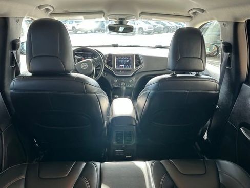 Used 2019 Jeep Cherokee Trailhawk w/ Cold Weather Group image 21