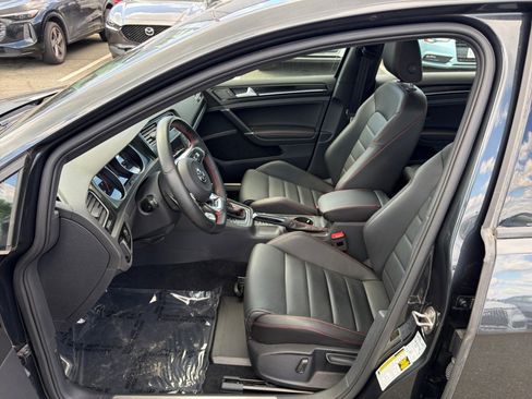 Used 2017 Volkswagen GTI SE image 30