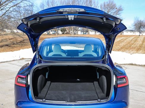 Used 2019 Tesla Model 3 Standard Range Plus image 18