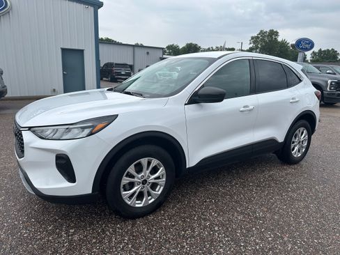 Used 2024 Ford Escape Active AWD/4WD image 1