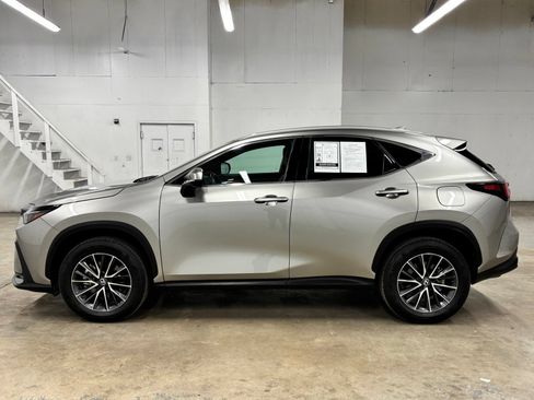 Used 2025 Lexus NX 250 FWD w/ Accessory Package (2T) image 4