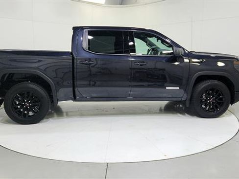 Used 2025 GMC Sierra 1500 Elevation image 9