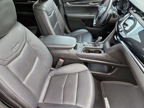 Certified 2023 Cadillac XT6 Sport w/ Technology Package AWD/4WD image 18