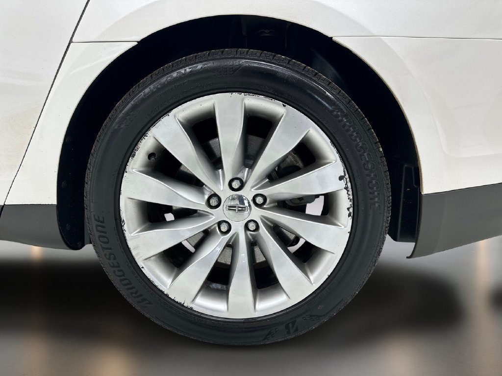 Used 2014 Lincoln MKS w/ Equipment Group 101A FWD image 10