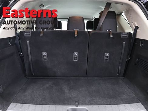 Used 2025 Nissan Pathfinder SV FWD image 9