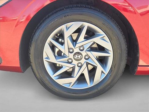Used 2024 Hyundai Elantra SEL FWD image 24