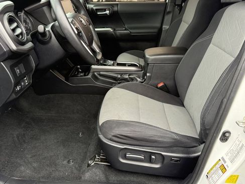 Used 2021 Toyota Tacoma TRD Sport image 18