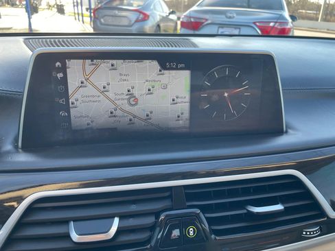 Used 2018 BMW 740i image 30