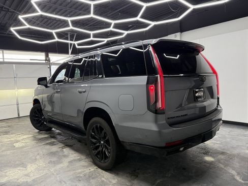 Used 2021 Cadillac Escalade Sport image 3