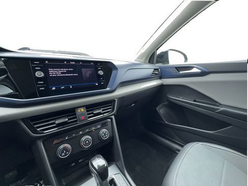 Used 2022 Volkswagen Taos SE w/ Driver Assistance Package FWD image 40