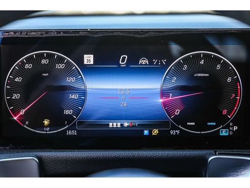 Used 2024 Mercedes-Benz GLB 250 4MATIC image 29