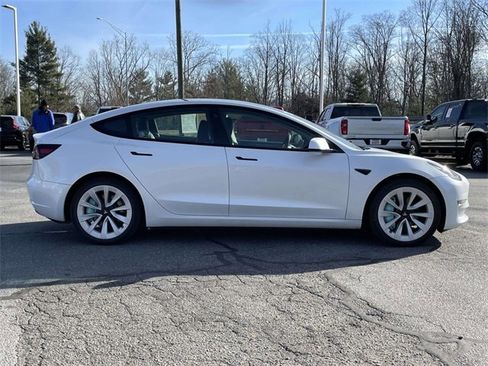 Used 2023 Tesla Model 3 Standard Range image 6