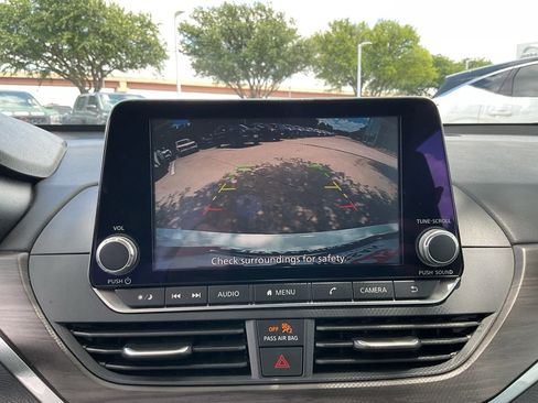 Used 2025 Nissan Altima 2.5 SV FWD image 26