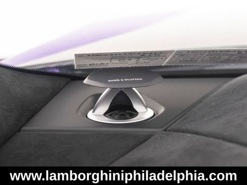Used 2024 Lamborghini Urus Performante AWD/4WD image 32
