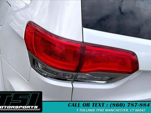 Used 2017 Jeep Grand Cherokee Overland AWD/4WD image 27