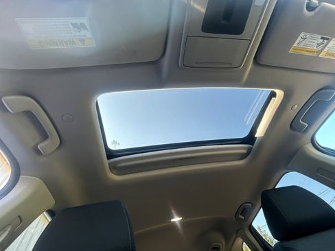 Used 2024 Honda CR-V EX image 17