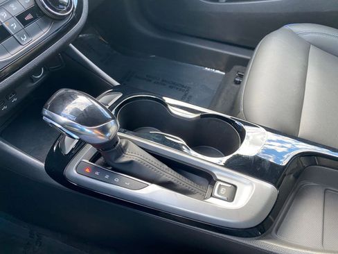 Used 2025 Buick Envista Sport Touring image 41