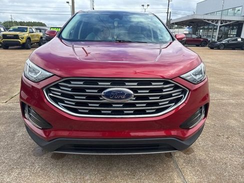 Used 2020 Ford Edge Titanium image 2