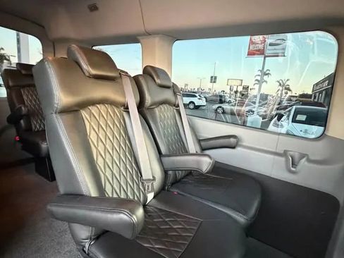 Used 2019 Ford Transit 150 XLT image 12