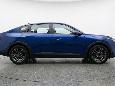 Used 2025 Kia K4 LXS image 11