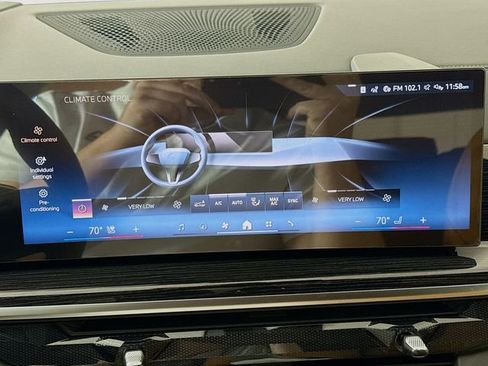 New 2026 BMW X7 xDrive40i w/ M Sport Package image 16