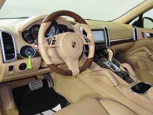 Used 2012 Porsche Cayenne S image 37