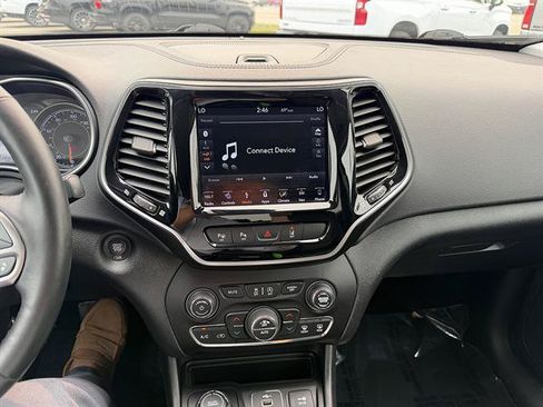 Used 2019 Jeep Cherokee Limited w/ Luxury Group AWD/4WD image 39