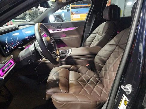 Used 2025 BMW 740i xDrive image 8