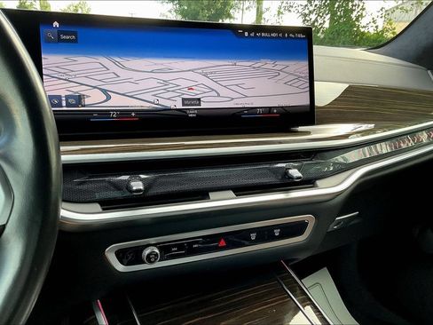 Used 2023 BMW X7 xDrive40i AWD/4WD image 14