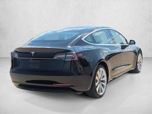 Used 2018 Tesla Model 3 Mid Range image 5