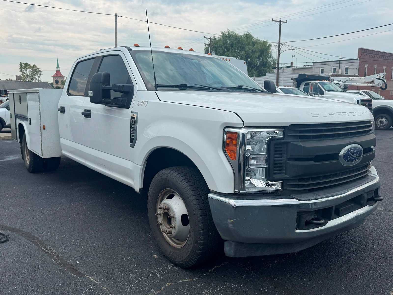 Used 2019 Ford F350 XL w/ Power Equipment Group RWD image 2