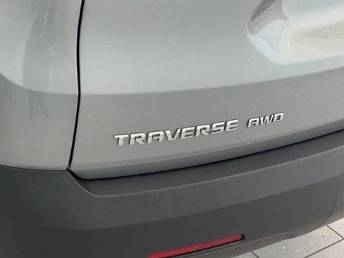 Used 2023 Chevrolet Traverse LT AWD/4WD image 47
